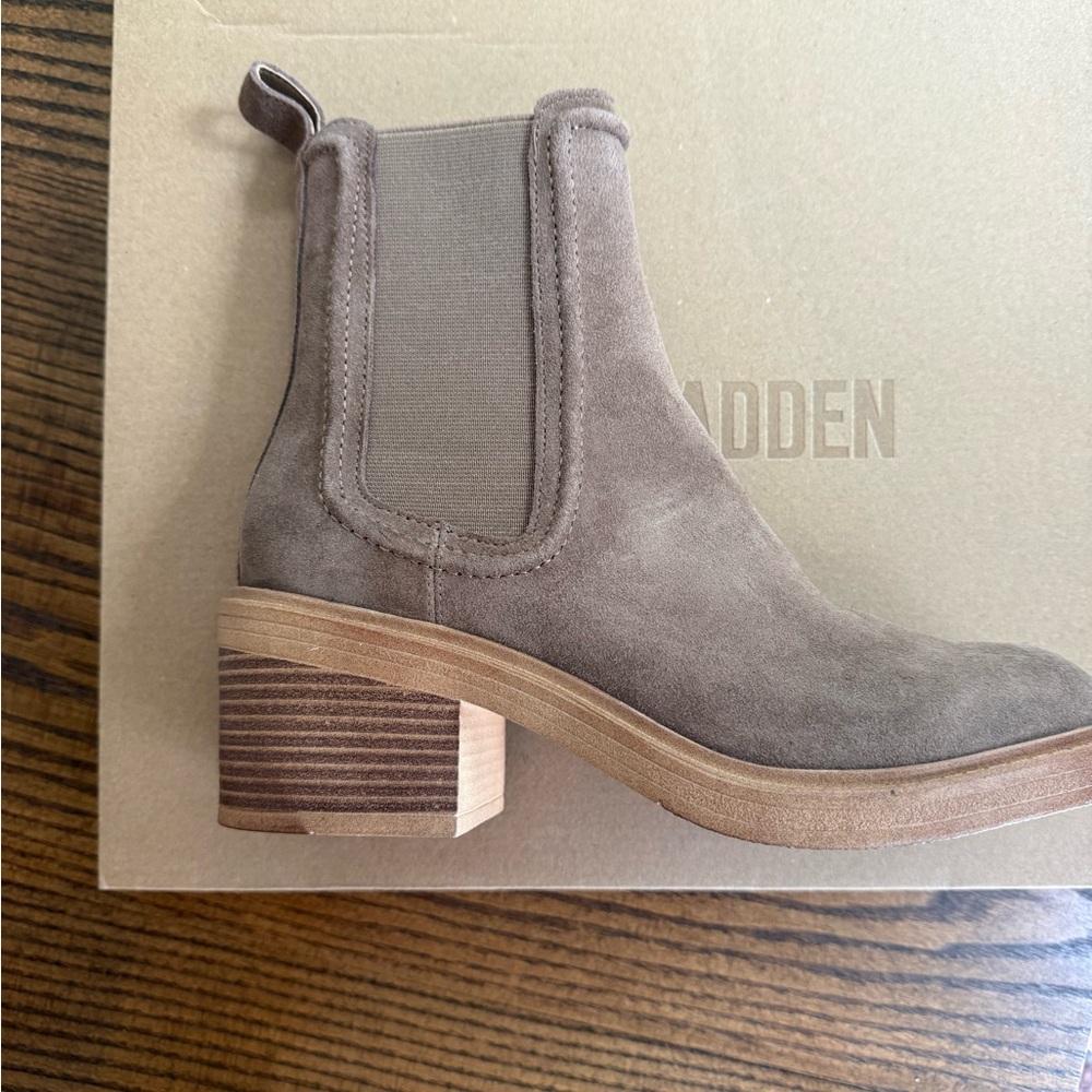 Steve Madden Oatmeal Suede Ankle Boots